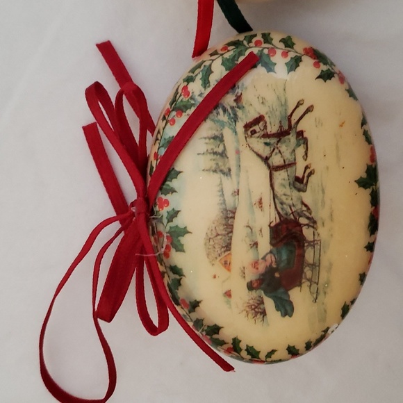Two Victorian Style Decoupage Christmas Ornaments - Picture 2 of 7